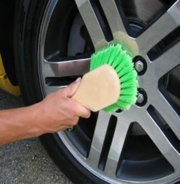 Tire brush